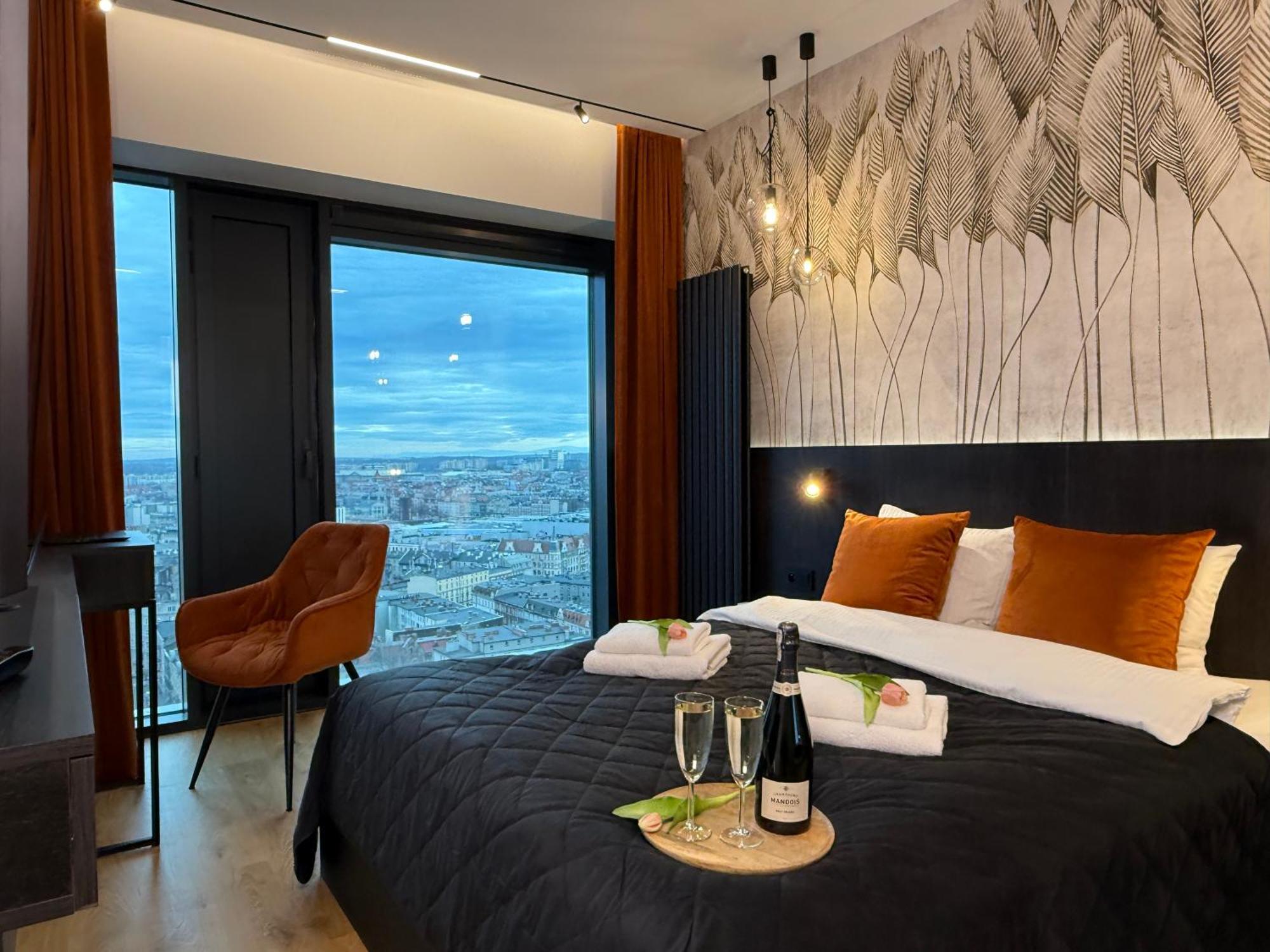 Urban Global Skyline, 21st Floor No 19, Free Garage, Self Check-in * Katowice