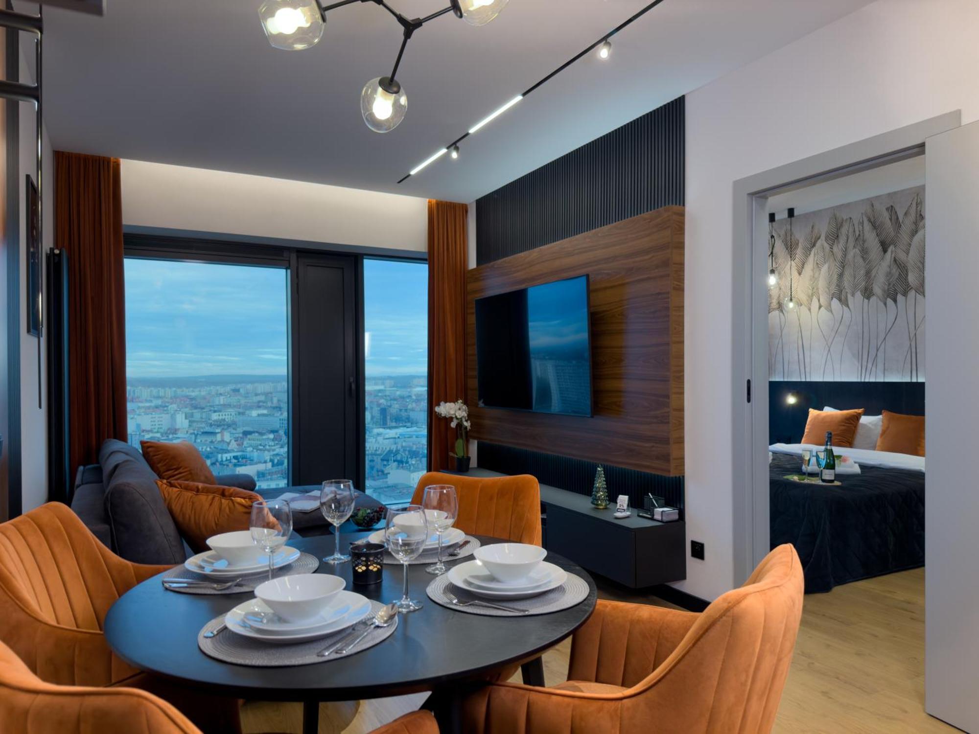 Urban Global Skyline, 21st Floor No 19, Free Garage, Self Check-in Apartment